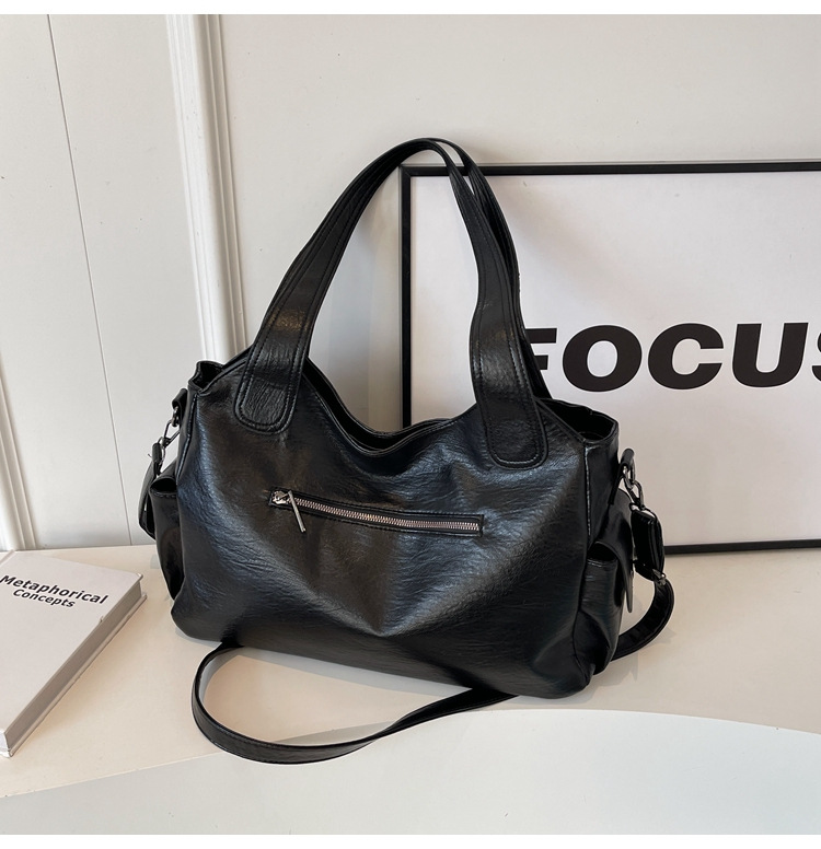 Vintage Women's Tote Bag With Rivets Large Capacity Shoulder Bag_voghion.com