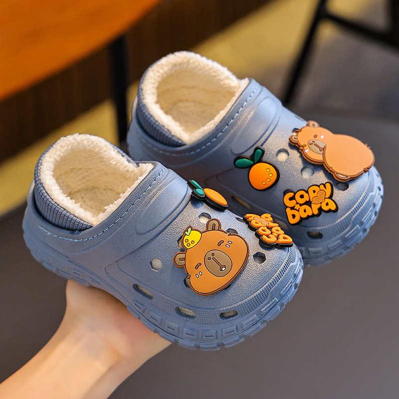 Capibara 2025 nuevo invierno bolsas de niños zapatos de tacones de algodón para niños, niñas y niños calientes de terciopelo para padres e hijos, traposas de algodón para niños mayores
