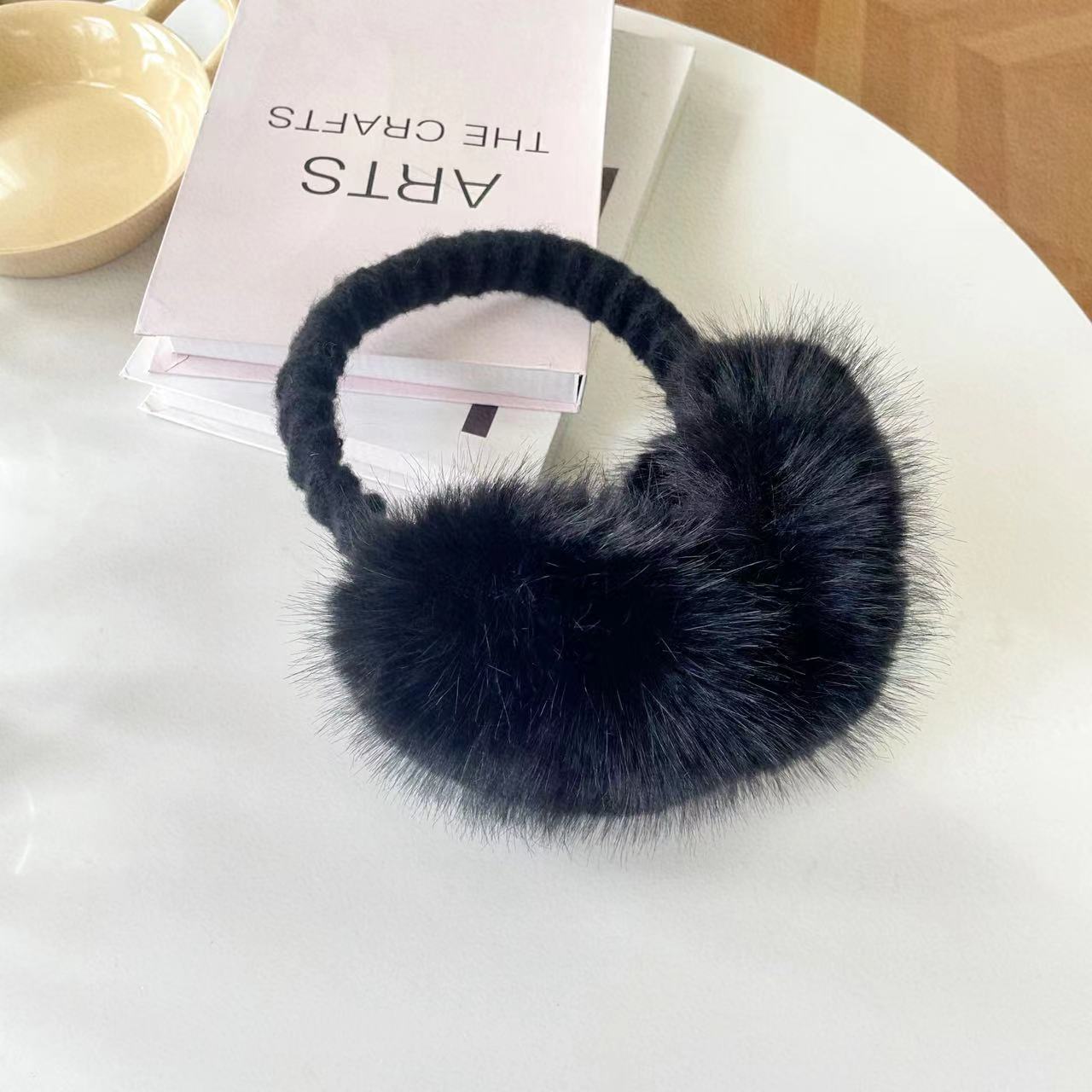 財閥の千金の白いウサギの毛の耳に似せて、毛の耳をかぶせて、保温して、耳を保護します。