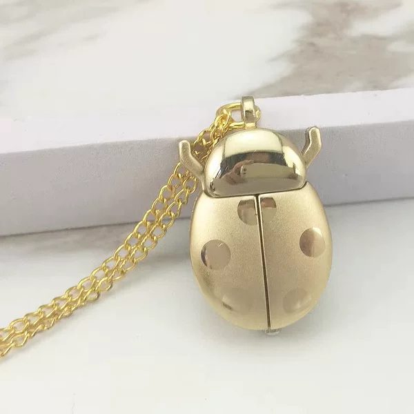 Seven-Star Ladybug Pocket Watch Retro Beetle Necklace Watch Children's Cute Cartoon Keychain Flip Gift Hanging Watch