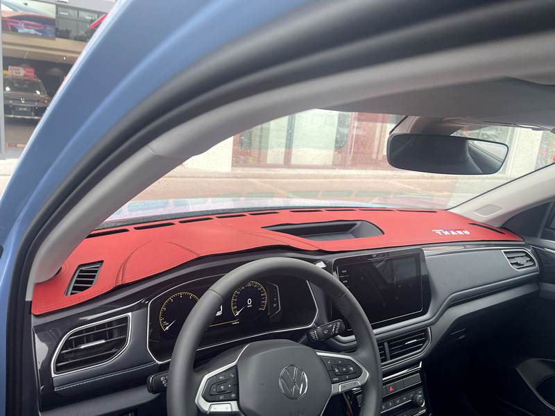 Dashboard Sunscreen Mat for Volkswagen Tharu
