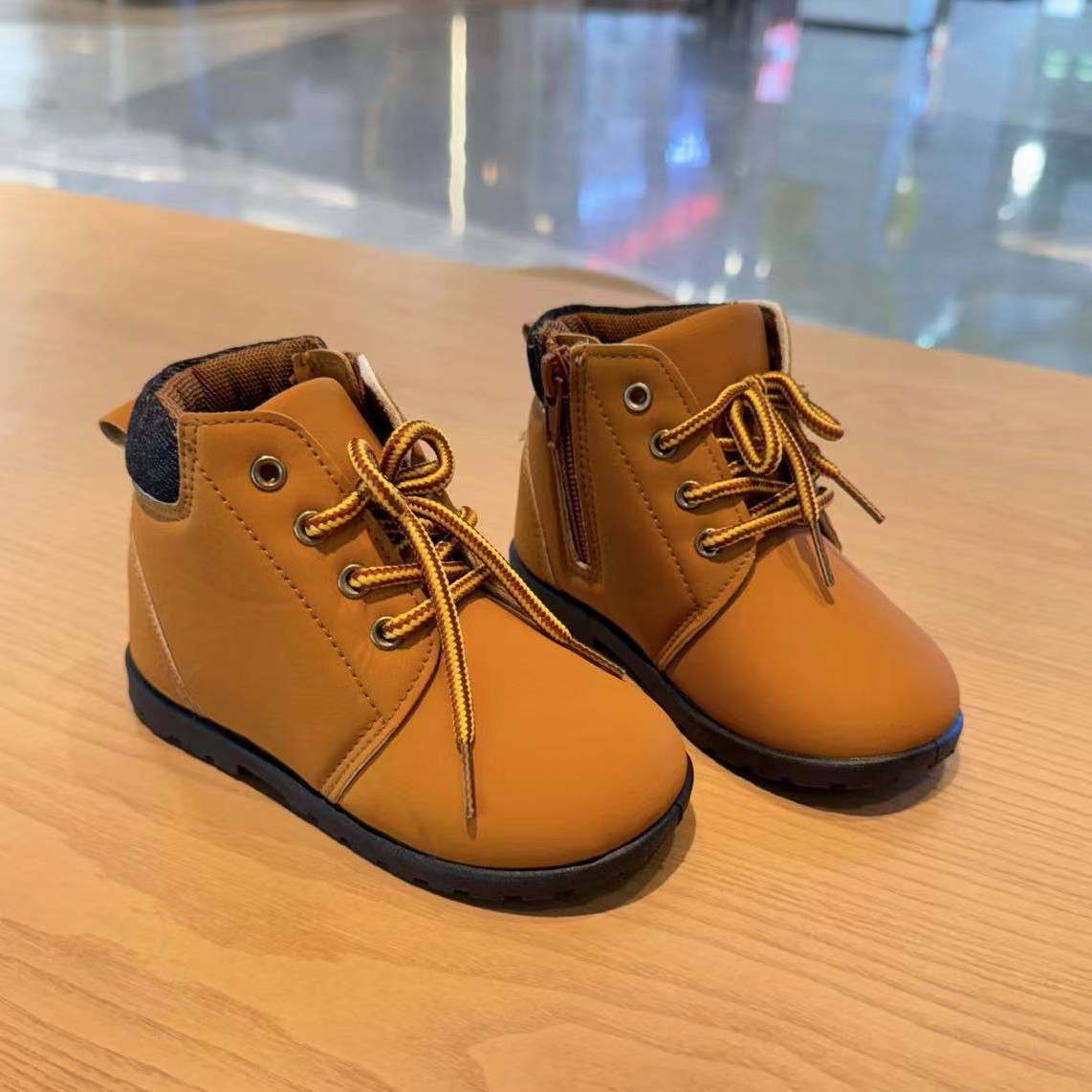 New Autumn and Winter Models Futafuta Original Classic Yellow Boots for Boys and Girls, Light and Soft