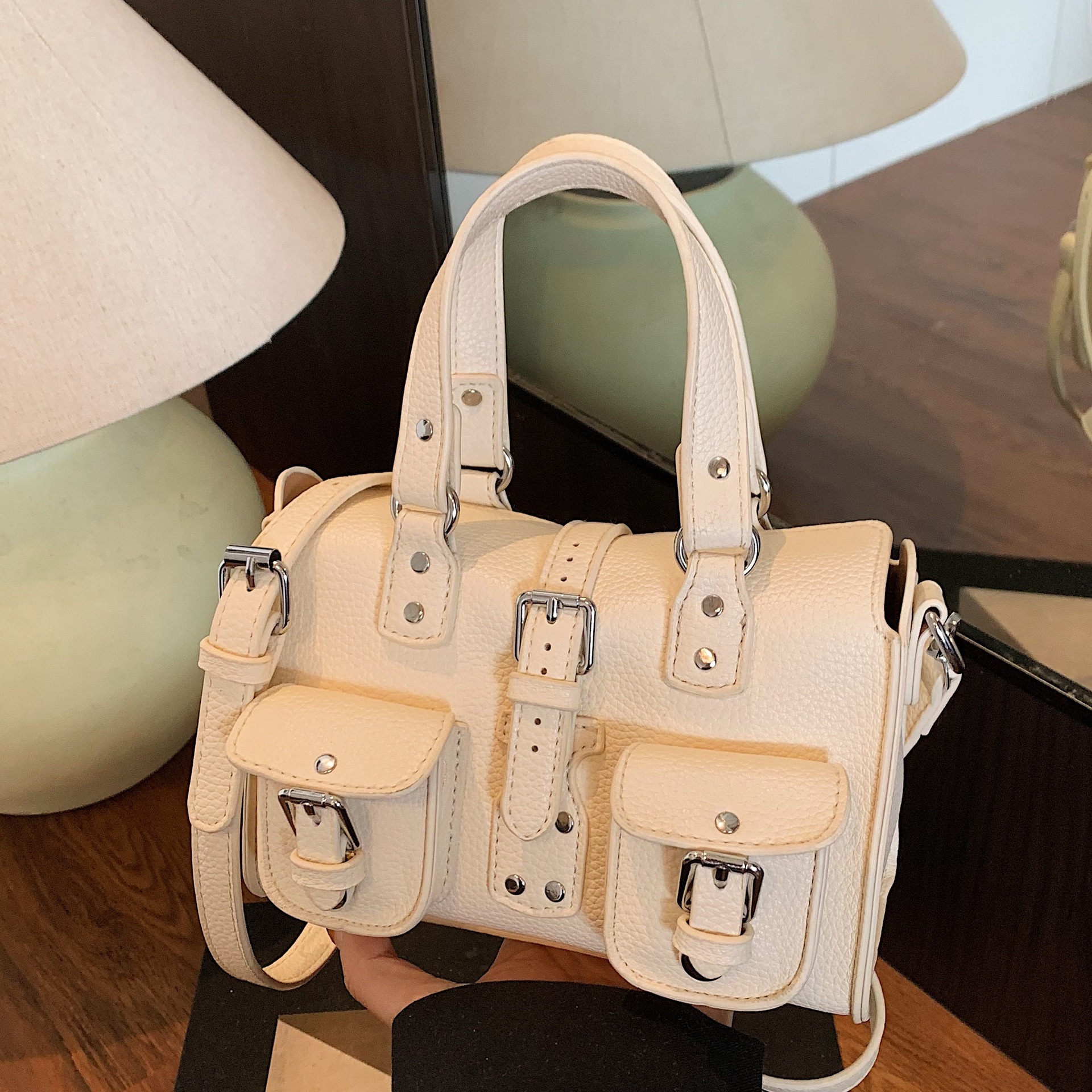 Bolso de axila de bolsillo múltiple de locomotora retro de gran capacidad de nicho, nuevo bolso cuadrado pequeño de mensajero de un solo hombro de viajero de la chica caliente