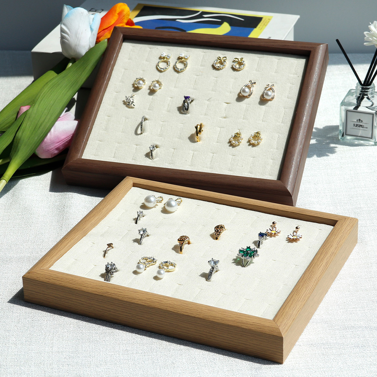 �߼��к���ľ����ָչʾ�̶������ɼܹ�̨�����鱦���γ��м���