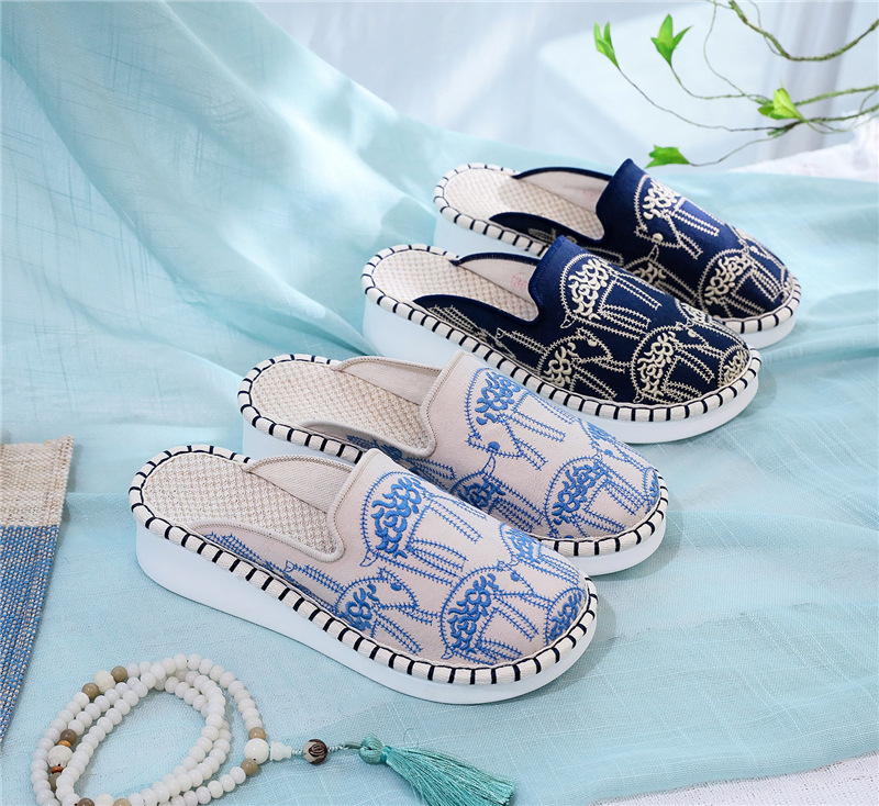 Casual ethnic retro espadrilles