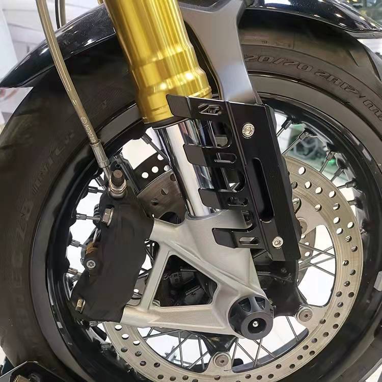 Suitable for Guangyang CT250 CT300 scooter modified front wheel fender shock absorption anti-fall protection block protection cover