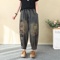文艺复古彩色盘扣刺绣2025年春季牛仔裤女宽松大码绣花九分哈伦裤