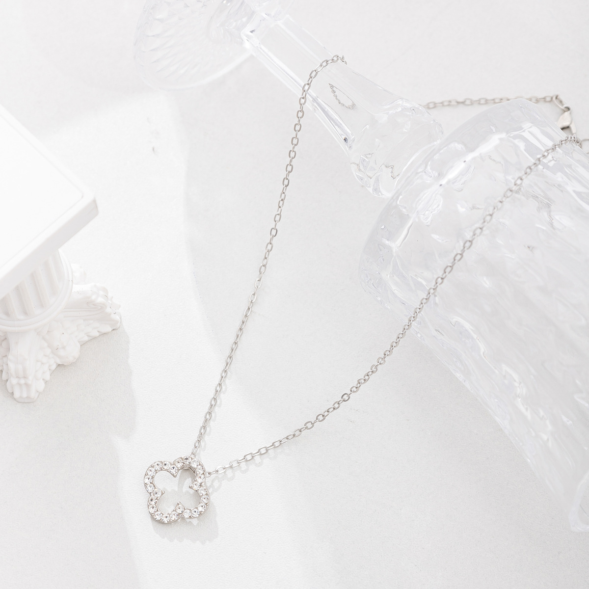 Four-leaf Clover Necklace With Diamond Inlay For Women_voghion.com