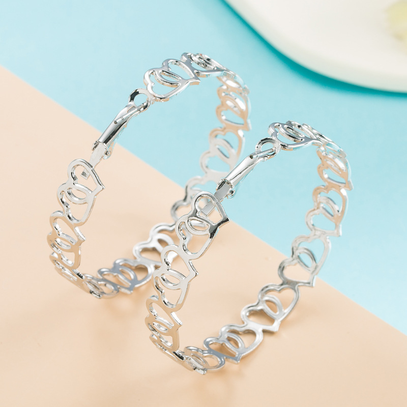 Fashion New Wholesale Metal Heart Geometric  Women's Alloy Earrings display picture 4