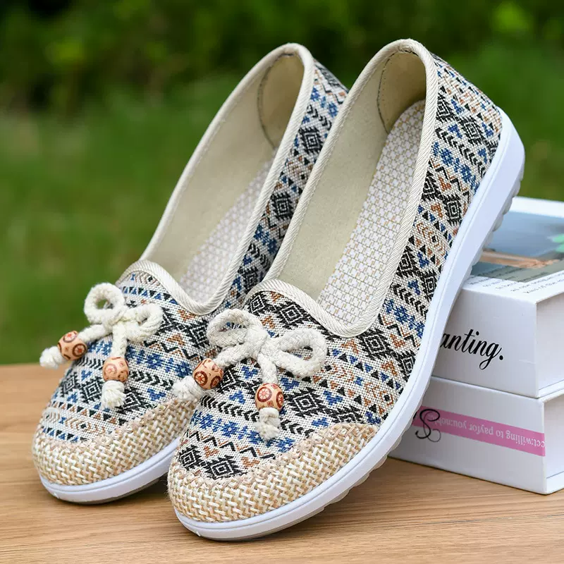 老北京布鞋女春秋款单鞋软底中老年妈妈鞋休闲透气绣花鞋一件代发