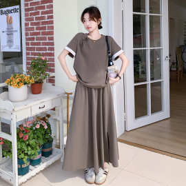卡其色休闲运动套装裙女夏季2024新款韩版设计感T恤半身裙两件套