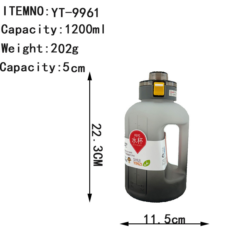 Botella de agua de plástico degradado de gran capacidad y alto valor con asa para fitness Botella de agua para deportes al aire libre 1200ml