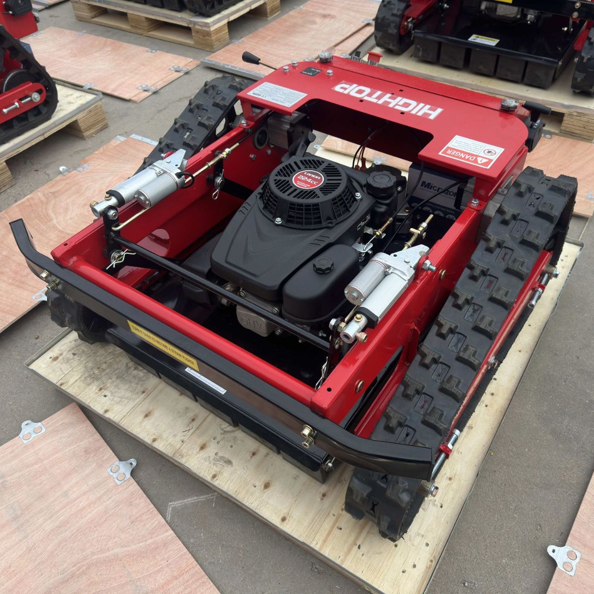 出口越南农用遥控割草机 HT540家用智能汽油剪草机果园履带割草机