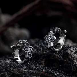 耳钉;耳环;项链