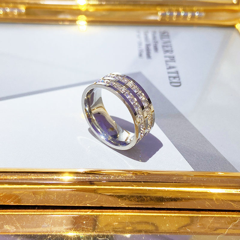 Lady Einfarbig Titan Stahl Plating Inlay Künstliche Diamant Ringe display picture 3