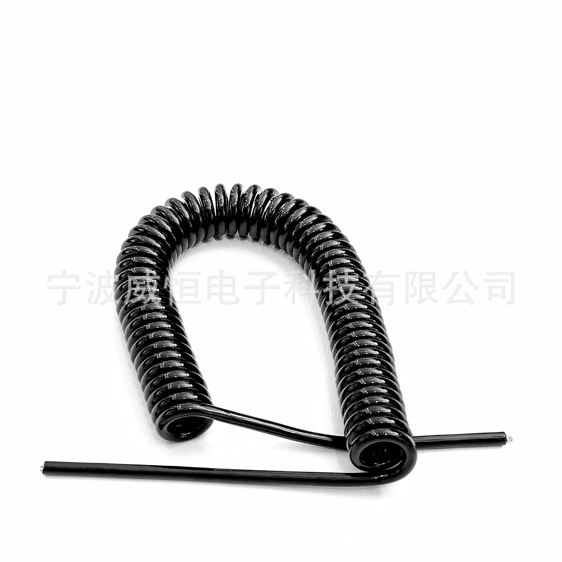 3-жильный черный провод из ПУ с пружинным сердечником 3*0,75 мм², черный яркий пружинный провод, спиральный провод, спиральный силовой кабель