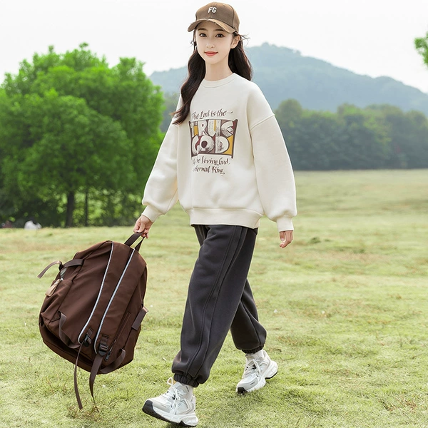 Light apricot spring and autumn style