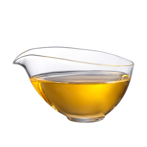 Household Japanese-style star and moon male cup, high temperature resistant glass tea sea tea divider, Kung Fu tea set accessories, high-end tea sea male cup