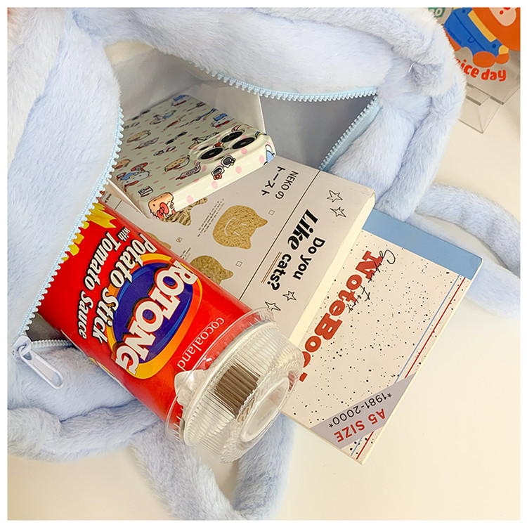 Women's Medium Plush Cat Cute Streetwear Square Zipper Shoulder Bag display picture 11