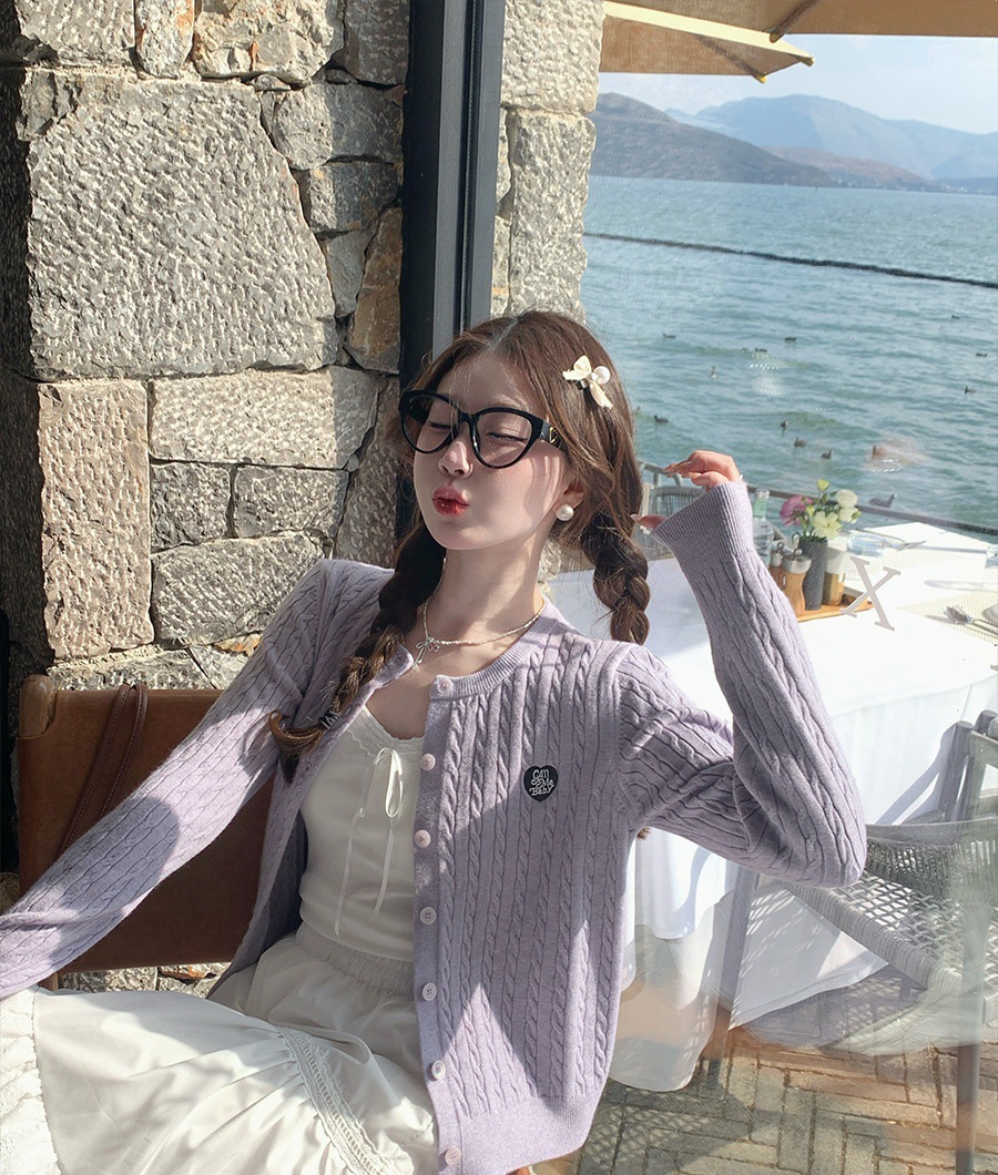 보라