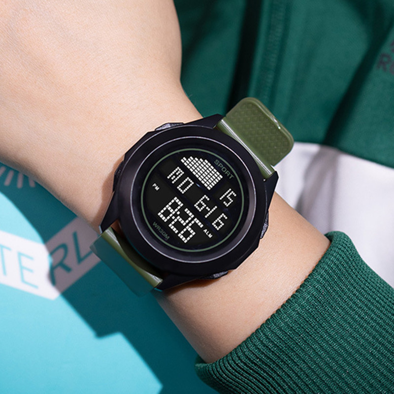 Moda deportes al aire libre de los hombres reloj electrónico al por mayor impermeable multifuncional estudiante deportes digital Mesa regalo