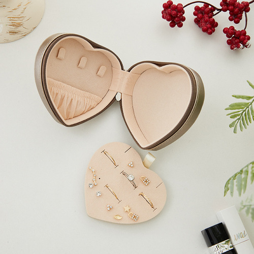 Factory direct supply PU leather small heart-shaped jewelry box portable earring and stud organizer wholesale