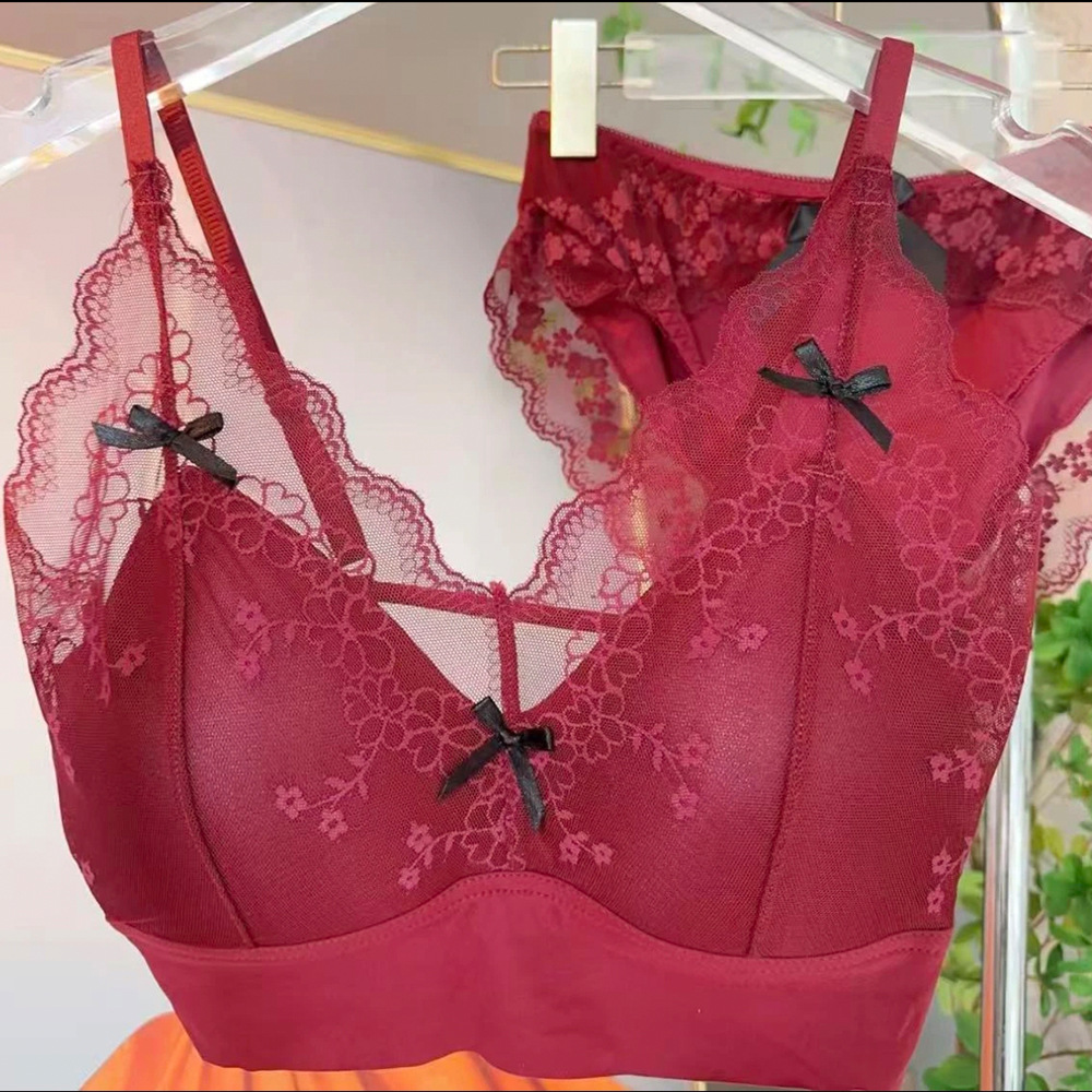 2026 New Arrival: French Seamless Fixed Cup Backless Strapless Women's Thin Sexy Lace Camisole Lingerie Set