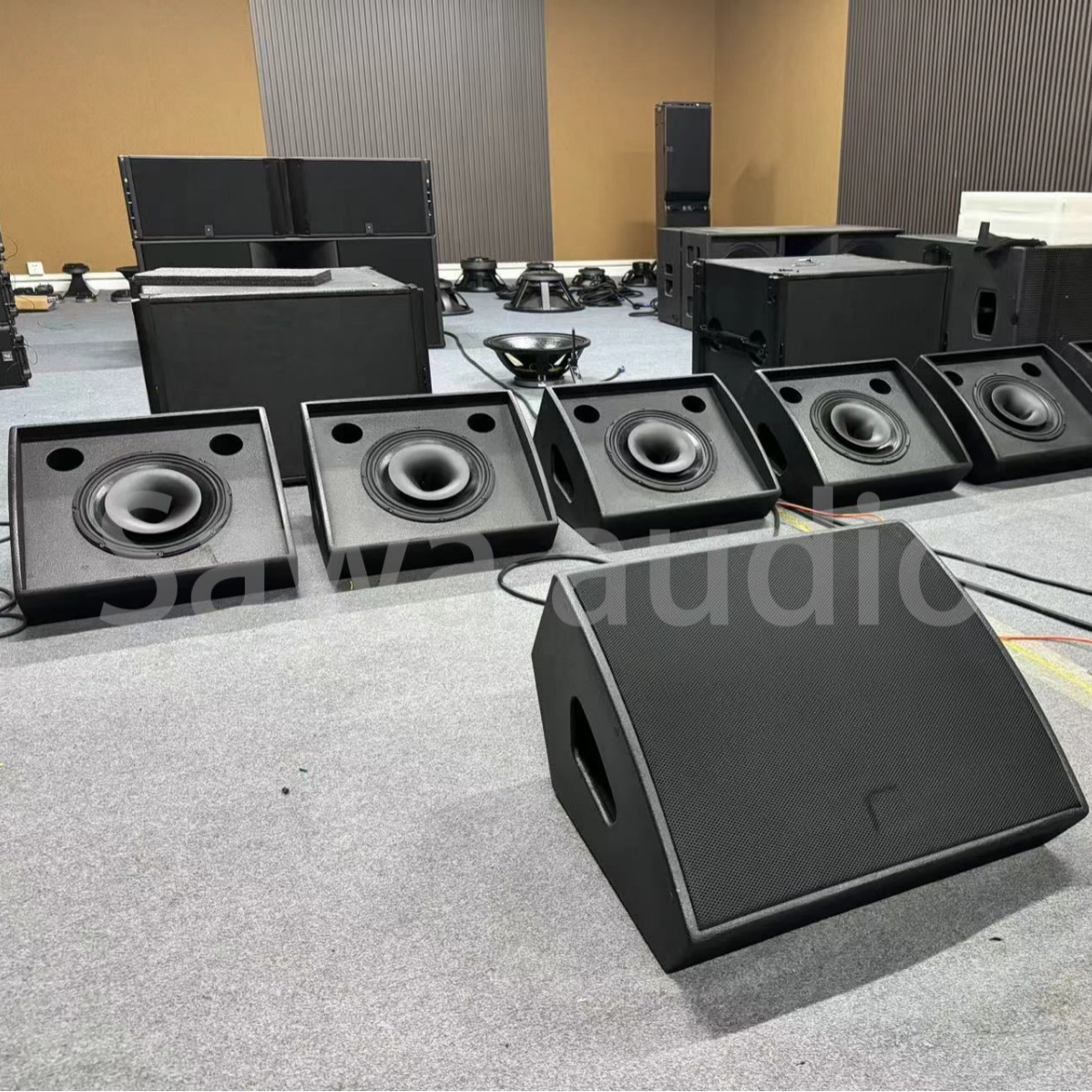 15 pulgadas de sonido de retorno al aire libre conferencia de sonido profesional altavoz de sonido de matriz de línea altavoz de bar