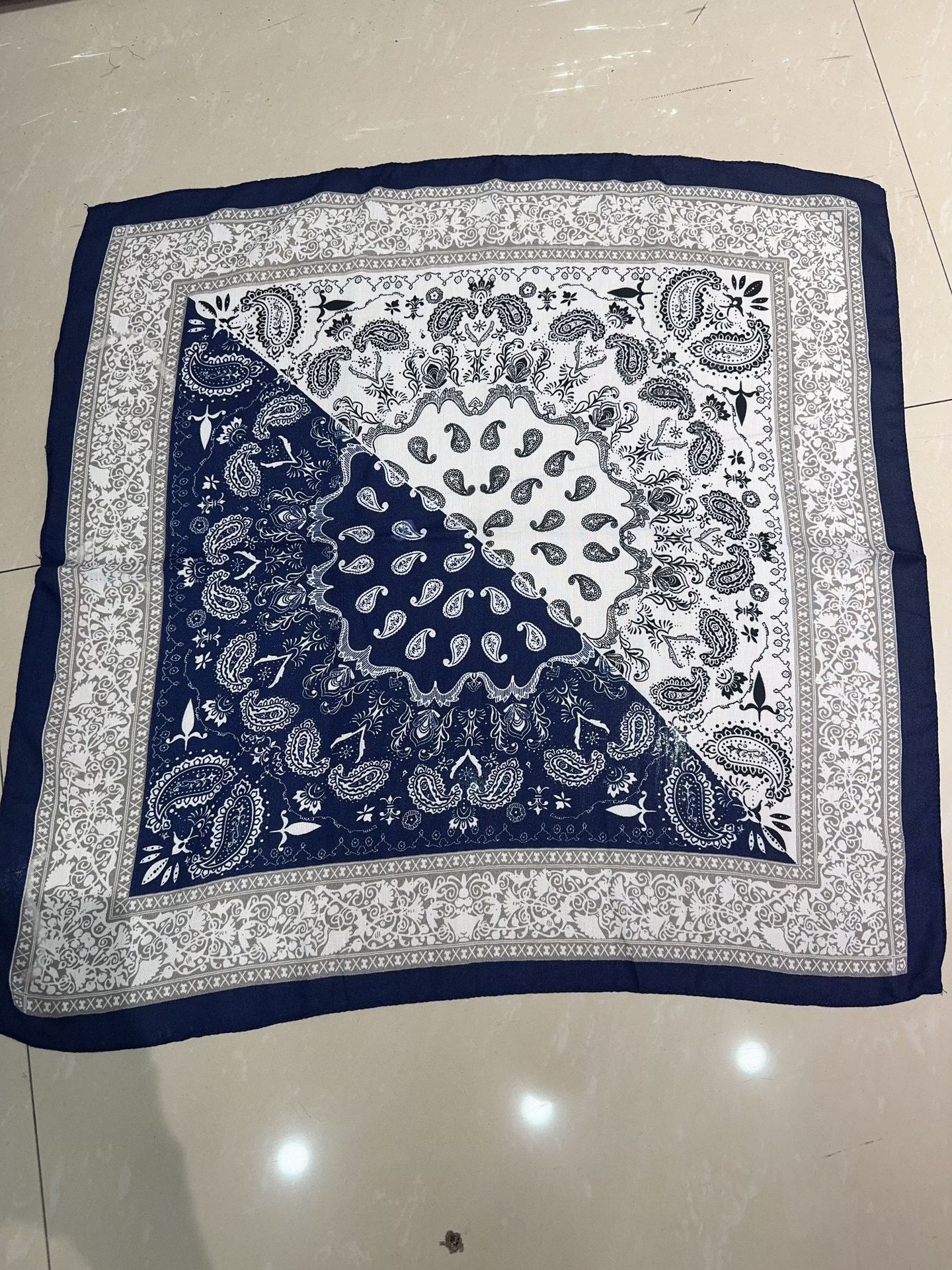 99#小方巾 70*70CM