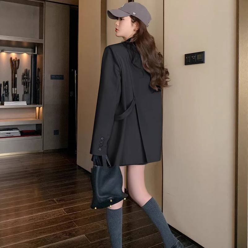 Trendy Niche Design Black Blazer with Back Slit for Women, 2026 Spring and Autumn New Korean Style Loose-Fitting Influencer Blazer Trendy Niche Design Black Blazer with Back Slit for Women, 2026 Spring and Autumn New Korean Style Loose-Fitting Influencer Blazer