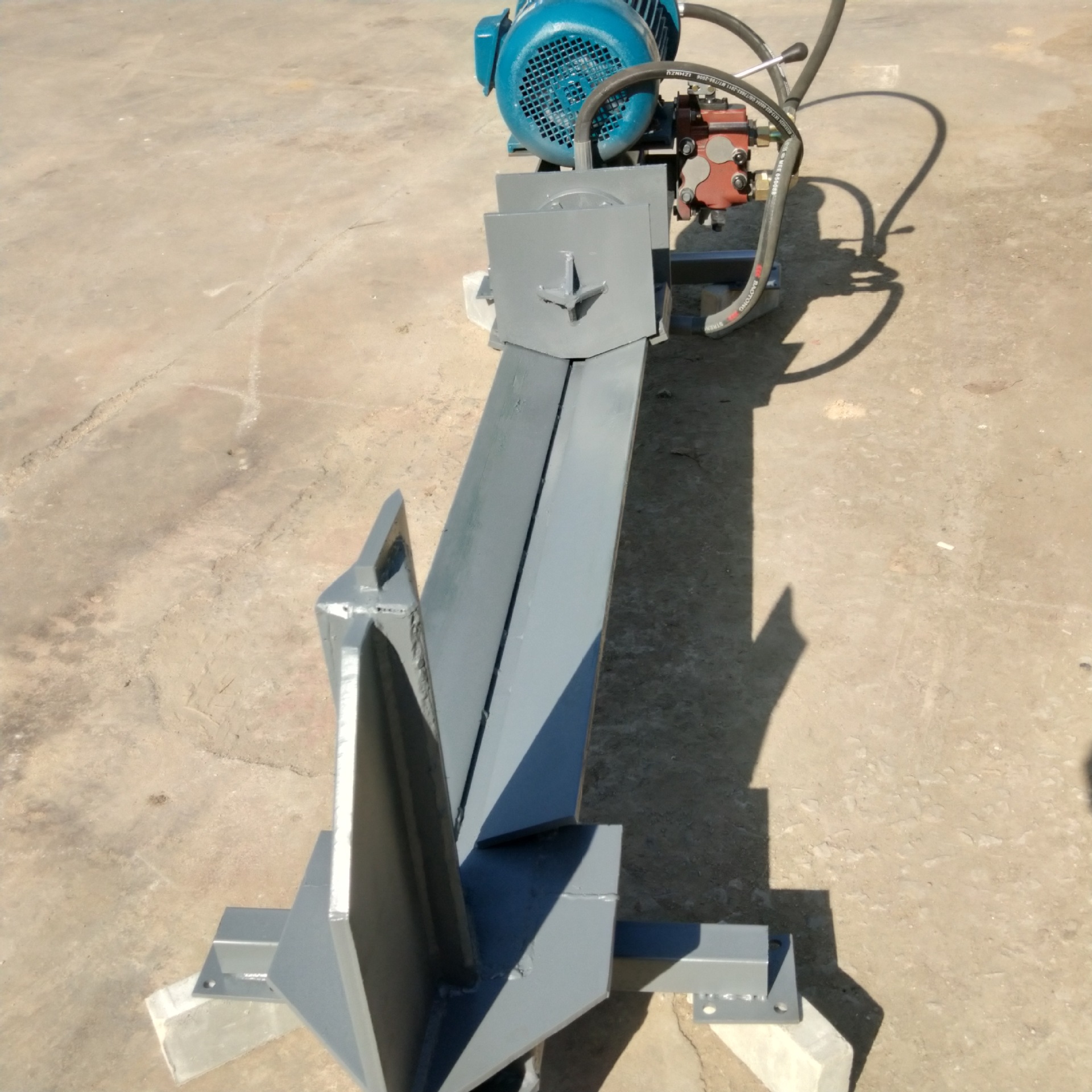 电动劈柴机 卧式液压劈木机 家用劈柴神器15吨劈材机60厘米行程