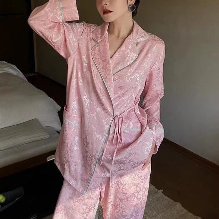 재단의 레이스 자카드