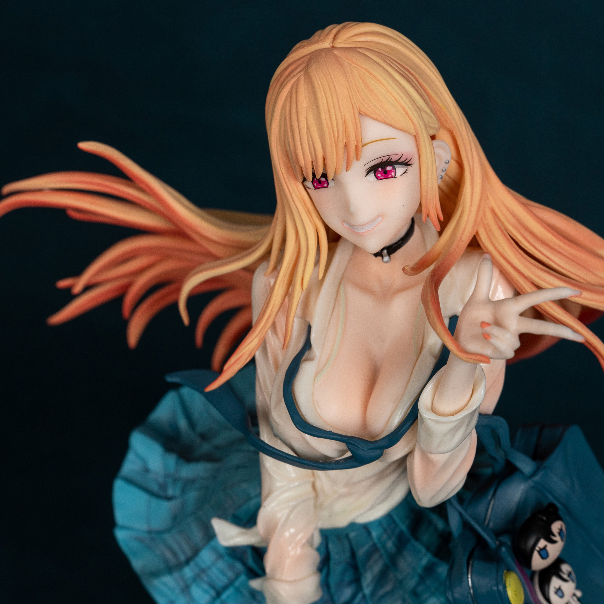 사랑의 해변에 떨어지는 드레싱 인형 XIDUO CHUANHAIMENG 핸드 헬드 아름다운 소녀 GK 동상 애니메이션 모델 장식품