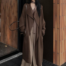 现货赫本风秋季高级感长外套长款长袖复古大衣系带收腰棕色风衣