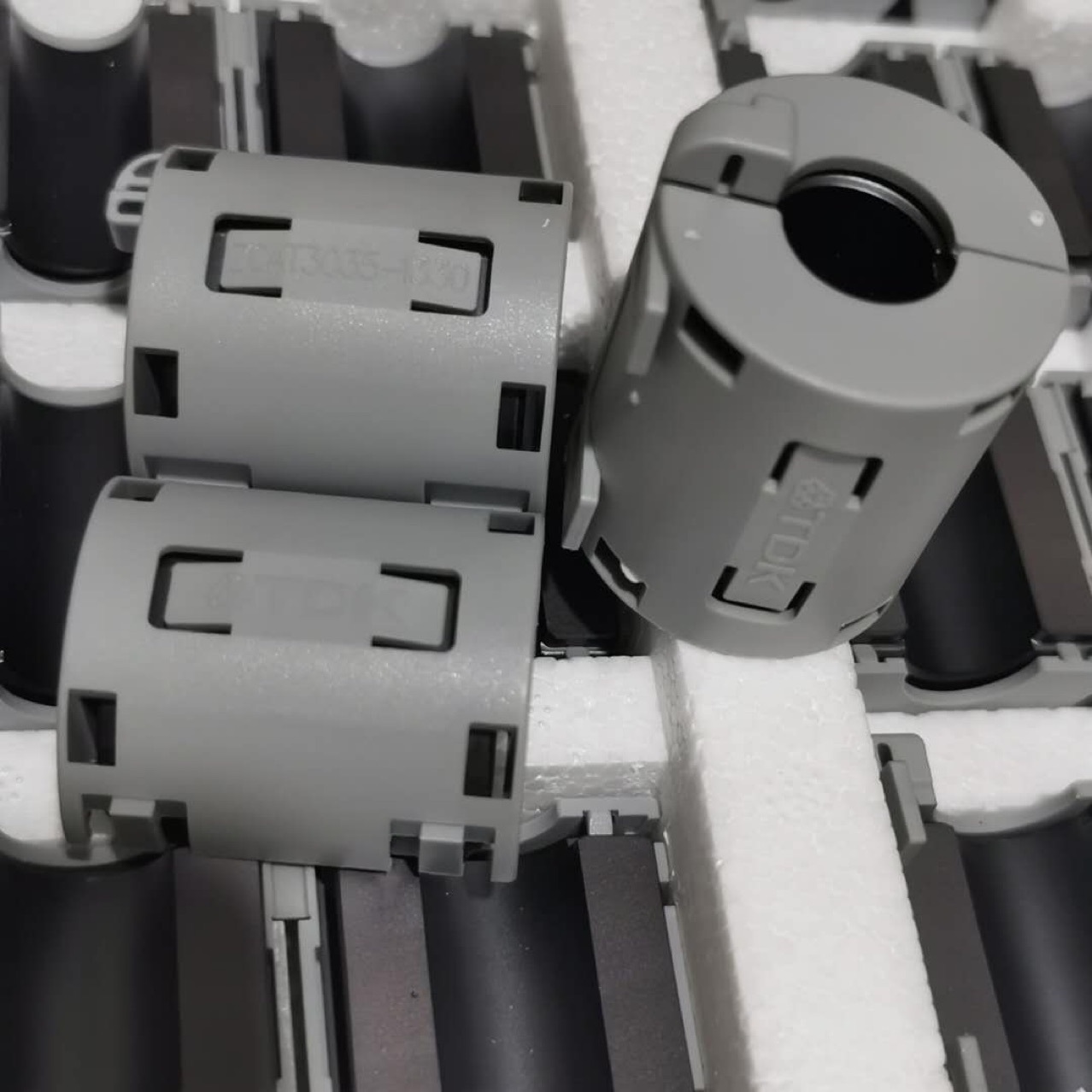 原装TDK正品全新ZCAT3035-1330卡扣式抗干扰滤波高频磁环