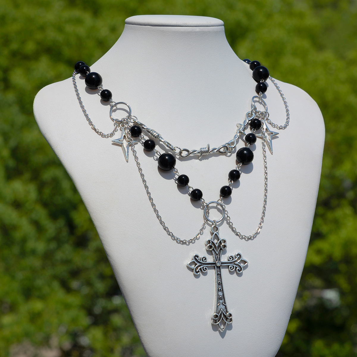 Collana a strati con croce e perle design elegante_voghion.com