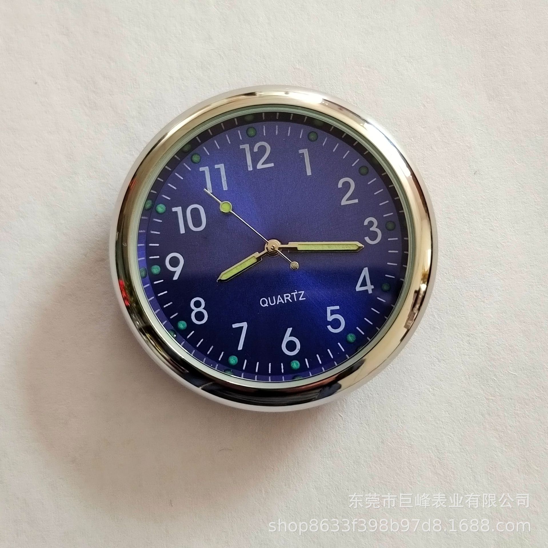 Fabricantes de relojes de coche al por mayor reloj de coche cabeza de reloj de cuarzo reloj de coche decoración de aleación luminosa reloj de coche 40mm