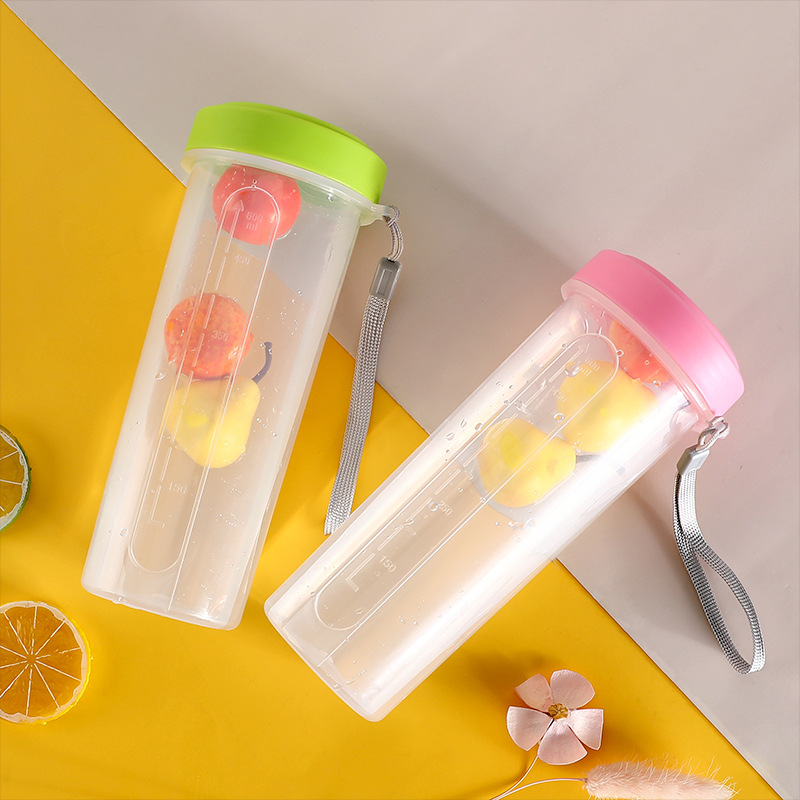 Deportes batido proteína polvo batido taza portátil estudiante de plástico 600ML taza de agua de una sola pieza regalo de entrega