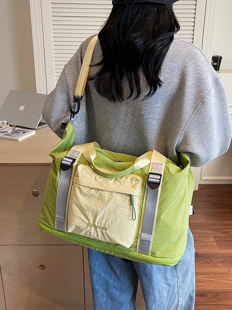 Bolsas de viaje al por mayor estilo empalme contraste de alto valor de equipaje expansión de gran capacidad bolsas de yoga deportivas bolsas