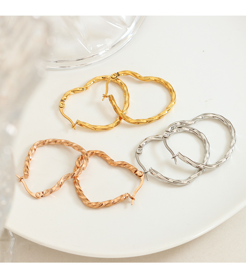 Fashion Heart Shape Titanium Steel Earrings Plating Stainless Steel Earrings 1 Pair