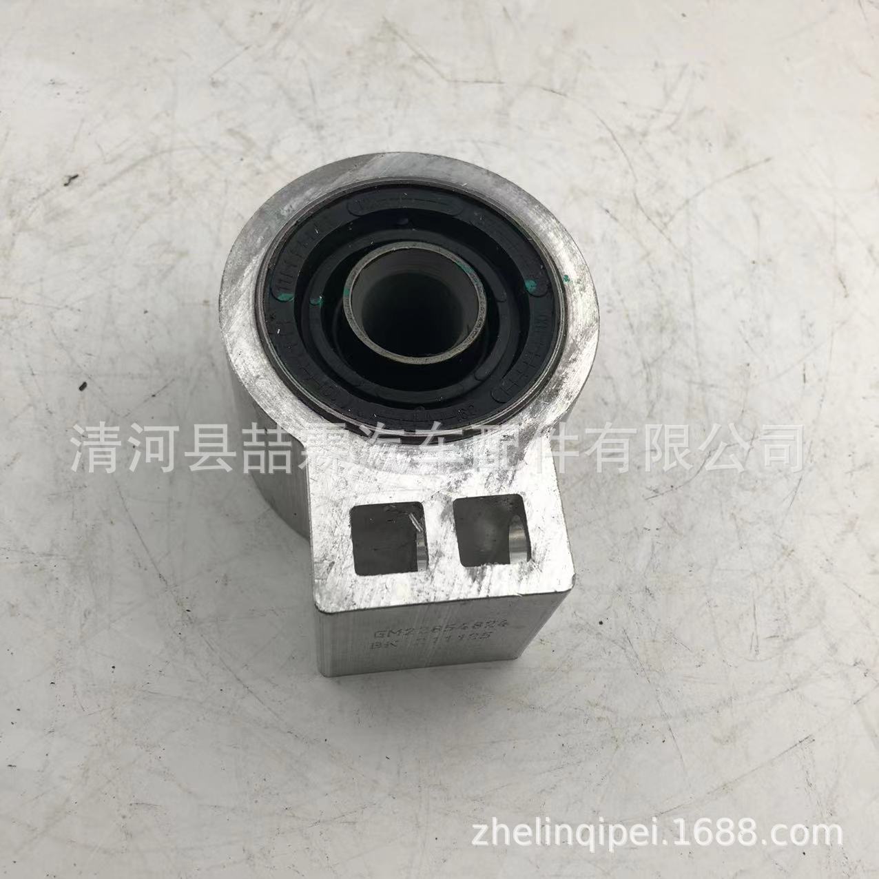 适用于下摆臂衬套22854824