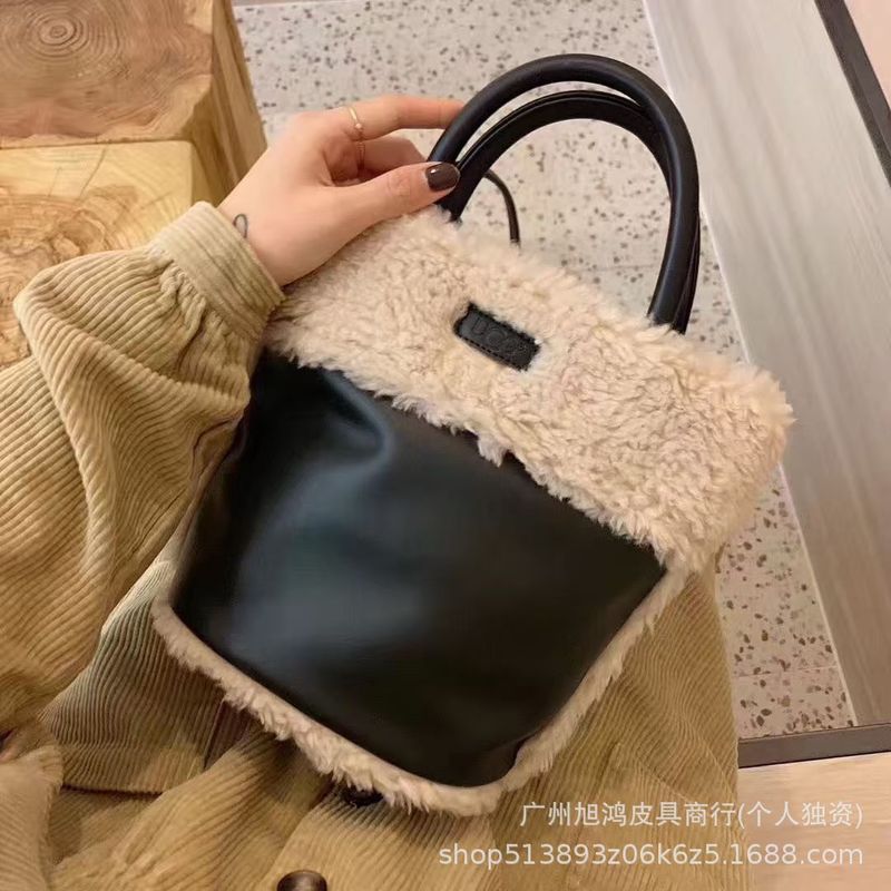 2025UGG新款秋冬大容量羊羔毛水桶包包女韩版斜挎感毛绒单肩包|undefined