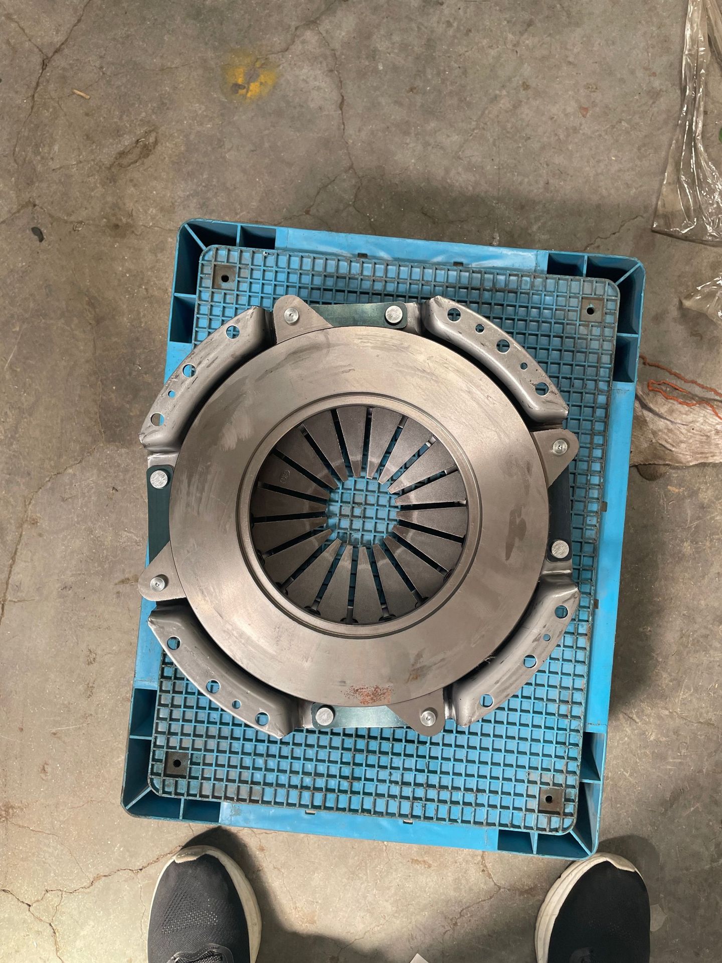 WG9921160200 Heavy-duty truck 430L2 clutch pressure plate, compatible with Shandeka, Howo T7H, Weichai, and Jiefang J6P