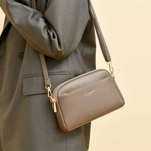 Small shoulder bag