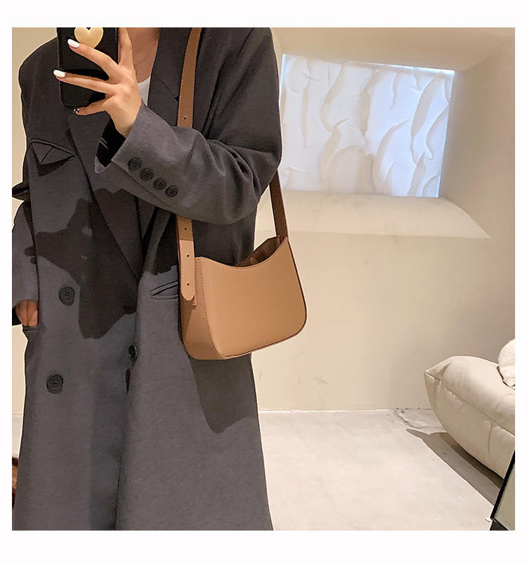 Autumn Winter Retro Small Bag 2021 New Large Capacity Underarm Bag All-match Messenger Bag Single Shoulder Bucket Bag display picture 4