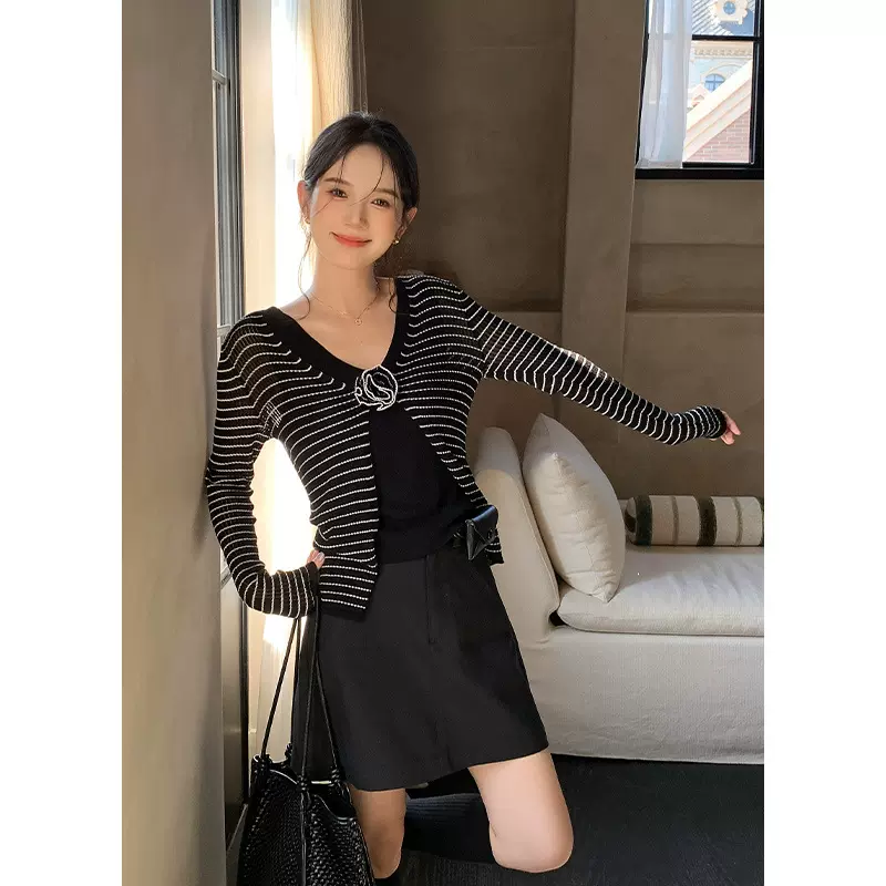 衣尔衫 玫瑰艺术 天丝条纹假两件针织衫女超长袖新款韩系上衣0592