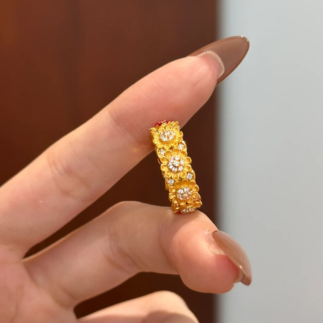 Vintage Sunflower Ring With Red Corundum And White Diamonds_voghion.com