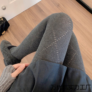 ����ɫ�Bѝ�mŮ�ӽq�\��ɫ���ѝ��ů�@���U�����ο�ɫ�m������