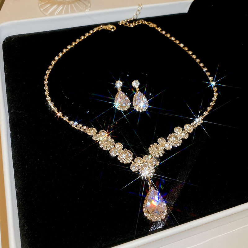 Medieval vintage diamantes goteo pendientes collar ligero lujo nicho cerradura estilo palacio conjunto de joyas exquisitas