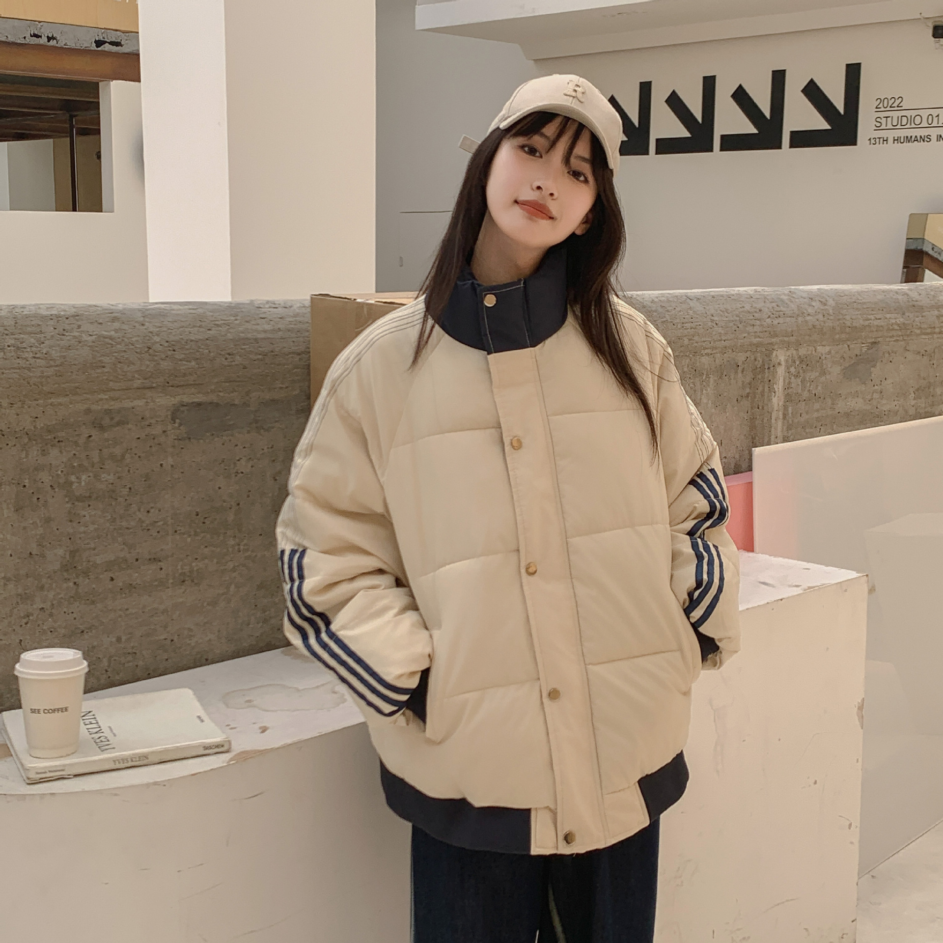 2024 nueva chaqueta de algodón de pluma para mujeres sensación de alta calidad super hermosa chaqueta de algodón de invierno coreana pequeña chaqueta de pareja de algodón